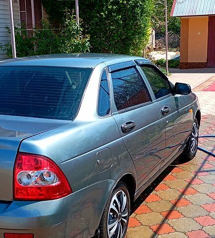 Серый ВАЗ Priora, объемом двигателя 1.6 л и пробегом 160 тыс. км за 2000 $, фото 1 на Automoto.ua