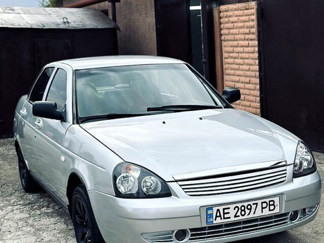 Сірий ВАЗ Priora, об'ємом двигуна 1.6 л та пробігом 230 тис. км за 2550 $, фото 1 на Automoto.ua