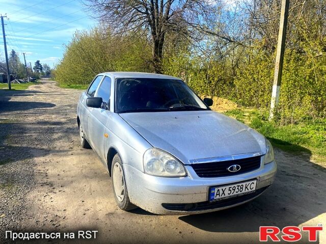 Сірий ВАЗ Priora, об'ємом двигуна 1.6 л та пробігом 185 тис. км за 1350 $, фото 1 на Automoto.ua