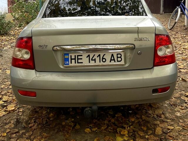 Сірий ВАЗ Priora, об'ємом двигуна 1.6 л та пробігом 35000 тис. км за 1999 $, фото 1 на Automoto.ua