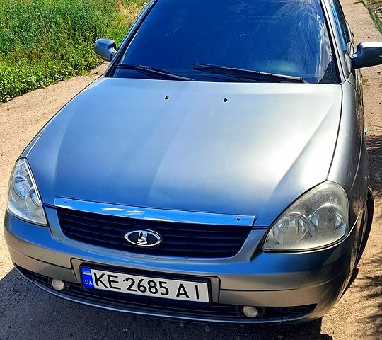 Серый ВАЗ Priora, объемом двигателя 1.6 л и пробегом 300 тыс. км за 1900 $, фото 1 на Automoto.ua
