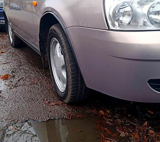 Серый ВАЗ Priora, объемом двигателя 1.6 л и пробегом 159 тыс. км за 3100 $, фото 1 на Automoto.ua