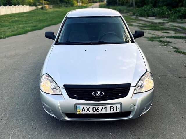 Серый ВАЗ Priora, объемом двигателя 1.6 л и пробегом 176 тыс. км за 2499 $, фото 1 на Automoto.ua