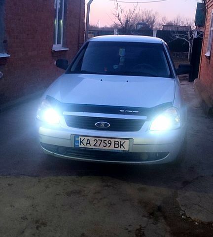 Сірий ВАЗ Priora, об'ємом двигуна 1.6 л та пробігом 194 тис. км за 1800 $, фото 1 на Automoto.ua