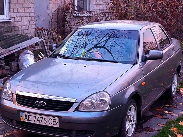 Сірий ВАЗ Priora, об'ємом двигуна 1.6 л та пробігом 255 тис. км за 3000 $, фото 1 на Automoto.ua