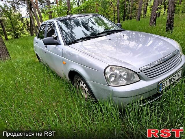 Серый ВАЗ Priora, объемом двигателя 1.6 л и пробегом 300 тыс. км за 3000 $, фото 1 на Automoto.ua