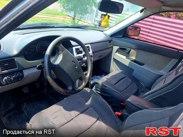 Сірий ВАЗ Priora, об'ємом двигуна 1.6 л та пробігом 240 тис. км за 2400 $, фото 1 на Automoto.ua