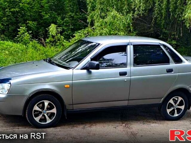 Серый ВАЗ Priora, объемом двигателя 1.6 л и пробегом 184 тыс. км за 3500 $, фото 1 на Automoto.ua