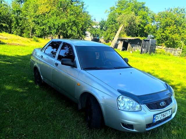 Сірий ВАЗ Priora, об'ємом двигуна 1.6 л та пробігом 280 тис. км за 2400 $, фото 1 на Automoto.ua
