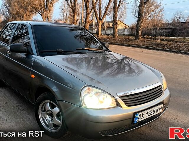 Сірий ВАЗ Priora, об'ємом двигуна 1.6 л та пробігом 185 тис. км за 1500 $, фото 1 на Automoto.ua