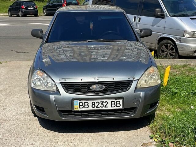 Серый ВАЗ Priora, объемом двигателя 1.6 л и пробегом 270 тыс. км за 2000 $, фото 1 на Automoto.ua