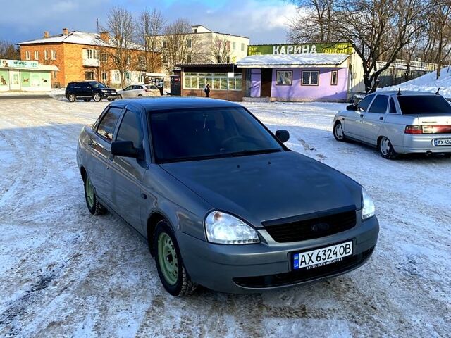 Сірий ВАЗ Priora, об'ємом двигуна 1.6 л та пробігом 300 тис. км за 2150 $, фото 1 на Automoto.ua