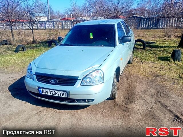 Серый ВАЗ Priora, объемом двигателя 1.6 л и пробегом 180 тыс. км за 2100 $, фото 1 на Automoto.ua