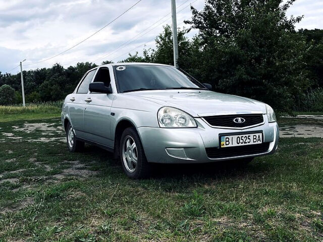 Сірий ВАЗ Priora, об'ємом двигуна 1.6 л та пробігом 180 тис. км за 3200 $, фото 1 на Automoto.ua