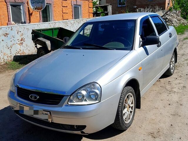 Серый ВАЗ Priora, объемом двигателя 1.6 л и пробегом 170 тыс. км за 2400 $, фото 1 на Automoto.ua