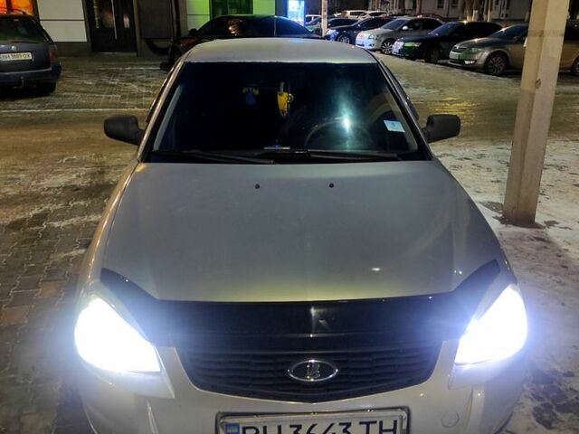 Серый ВАЗ Priora, объемом двигателя 1.6 л и пробегом 20900 тыс. км за 3100 $, фото 1 на Automoto.ua