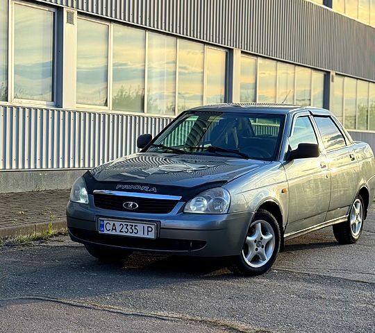 Серый ВАЗ Priora, объемом двигателя 1.6 л и пробегом 253 тыс. км за 1999 $, фото 1 на Automoto.ua