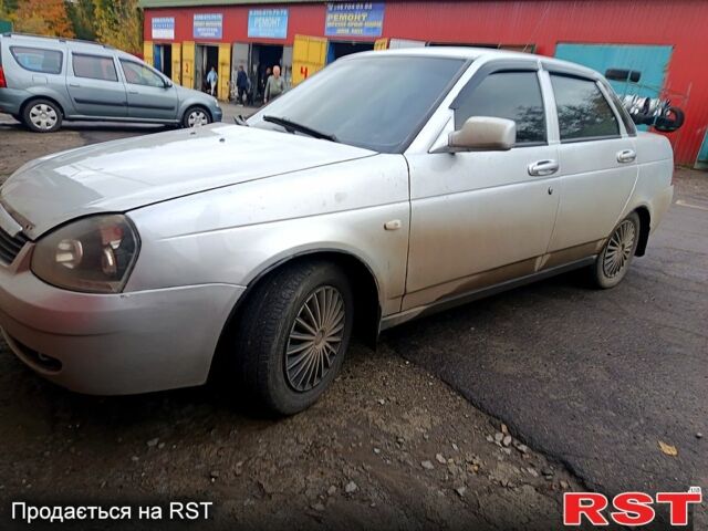 Сірий ВАЗ Priora, об'ємом двигуна 1.6 л та пробігом 174 тис. км за 2250 $, фото 1 на Automoto.ua