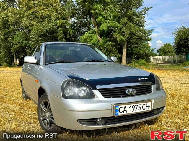 Серый ВАЗ Priora, объемом двигателя 1.6 л и пробегом 330 тыс. км за 2400 $, фото 1 на Automoto.ua