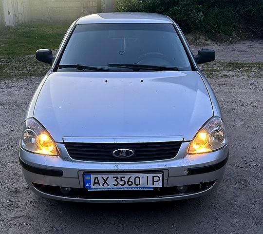 Сірий ВАЗ Priora, об'ємом двигуна 1.6 л та пробігом 233 тис. км за 1450 $, фото 1 на Automoto.ua