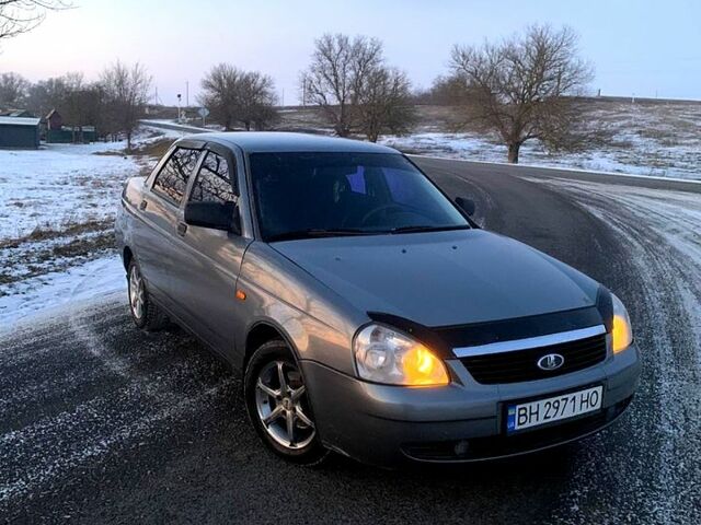 Сірий ВАЗ Priora, об'ємом двигуна 1.6 л та пробігом 1600 тис. км за 2200 $, фото 1 на Automoto.ua