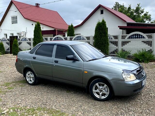 Сірий ВАЗ Priora, об'ємом двигуна 1.6 л та пробігом 120 тис. км за 2500 $, фото 1 на Automoto.ua
