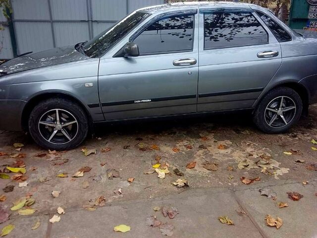 Сірий ВАЗ Priora, об'ємом двигуна 1.6 л та пробігом 237 тис. км за 3800 $, фото 1 на Automoto.ua