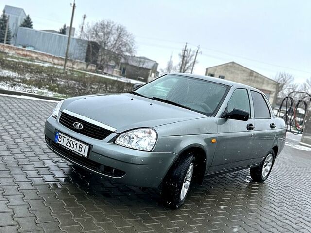 Серый ВАЗ Priora, объемом двигателя 1.6 л и пробегом 180 тыс. км за 3100 $, фото 1 на Automoto.ua