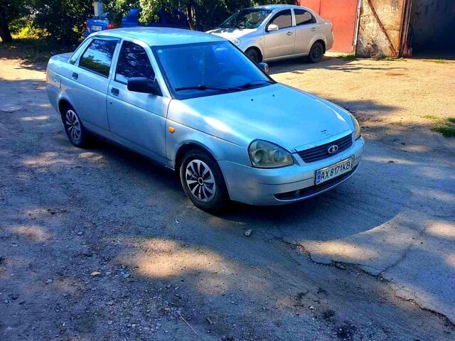 Сірий ВАЗ Priora, об'ємом двигуна 1.6 л та пробігом 0 тис. км за 2000 $, фото 1 на Automoto.ua
