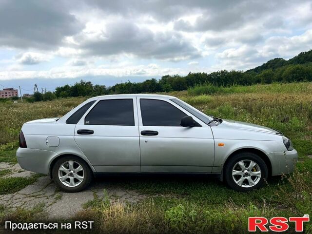 Сірий ВАЗ Priora, об'ємом двигуна 1.6 л та пробігом 154 тис. км за 2350 $, фото 1 на Automoto.ua