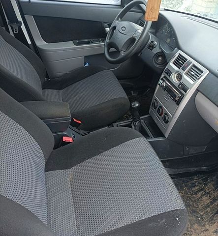 Серый ВАЗ Priora, объемом двигателя 1.6 л и пробегом 113 тыс. км за 3000 $, фото 1 на Automoto.ua