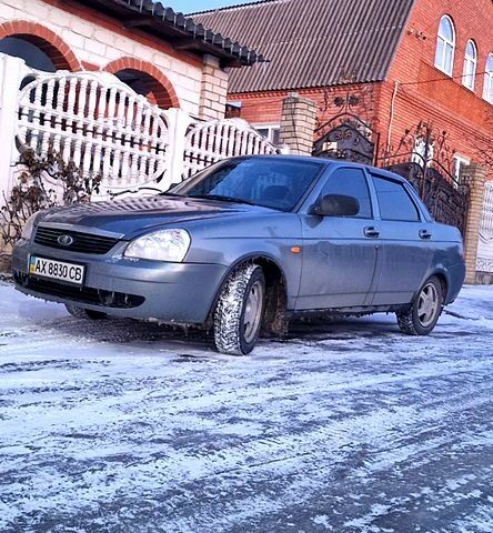 Серый ВАЗ Priora, объемом двигателя 1.6 л и пробегом 700 тыс. км за 3200 $, фото 1 на Automoto.ua