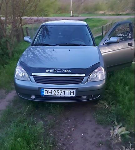 Серый ВАЗ Priora, объемом двигателя 1.6 л и пробегом 250 тыс. км за 2000 $, фото 1 на Automoto.ua