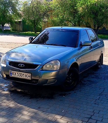 Серый ВАЗ Priora, объемом двигателя 1.6 л и пробегом 220 тыс. км за 2000 $, фото 1 на Automoto.ua