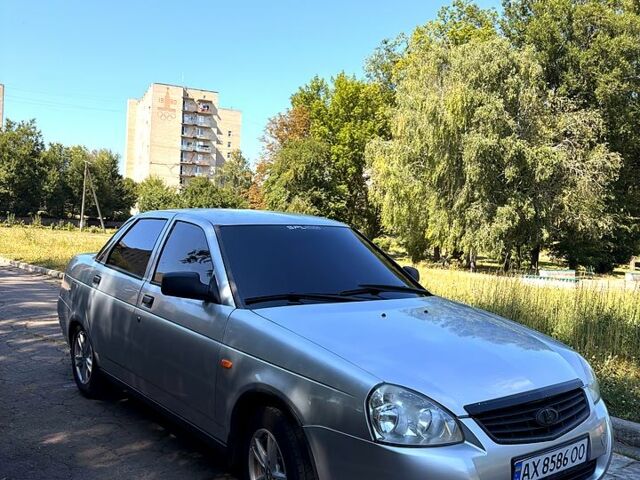 Серый ВАЗ Priora, объемом двигателя 1.6 л и пробегом 150 тыс. км за 3400 $, фото 1 на Automoto.ua
