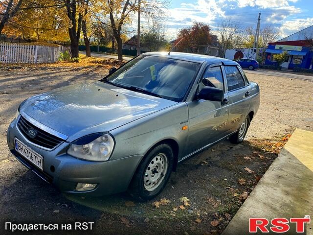 Серый ВАЗ Priora, объемом двигателя 1.6 л и пробегом 330 тыс. км за 1950 $, фото 1 на Automoto.ua