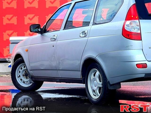 Серый ВАЗ Priora, объемом двигателя 1.6 л и пробегом 1080 тыс. км за 3000 $, фото 1 на Automoto.ua