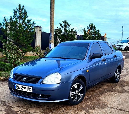 Синий ВАЗ Priora, объемом двигателя 1.6 л и пробегом 255 тыс. км за 2600 $, фото 1 на Automoto.ua
