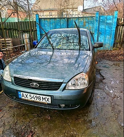 Зеленый ВАЗ Priora, объемом двигателя 1.6 л и пробегом 1520 тыс. км за 3000 $, фото 1 на Automoto.ua