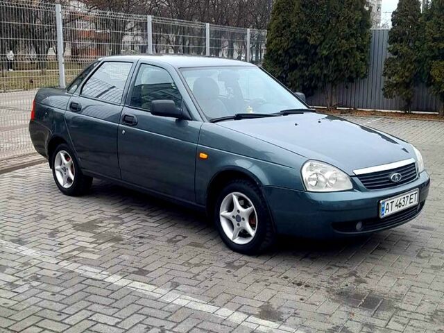 Зеленый ВАЗ Priora, объемом двигателя 1.6 л и пробегом 100 тыс. км за 2850 $, фото 1 на Automoto.ua