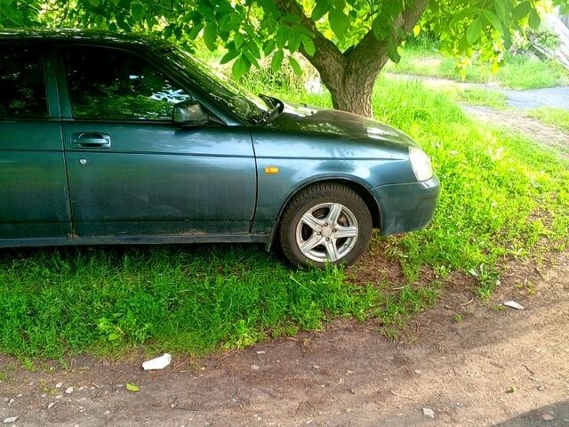 Зелений ВАЗ Priora, об'ємом двигуна 1.6 л та пробігом 0 тис. км за 2100 $, фото 1 на Automoto.ua