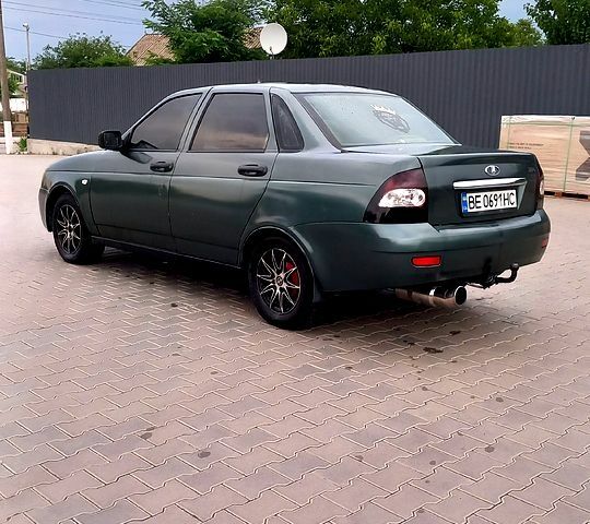 Зеленый ВАЗ Priora, объемом двигателя 1.6 л и пробегом 390 тыс. км за 1500 $, фото 1 на Automoto.ua