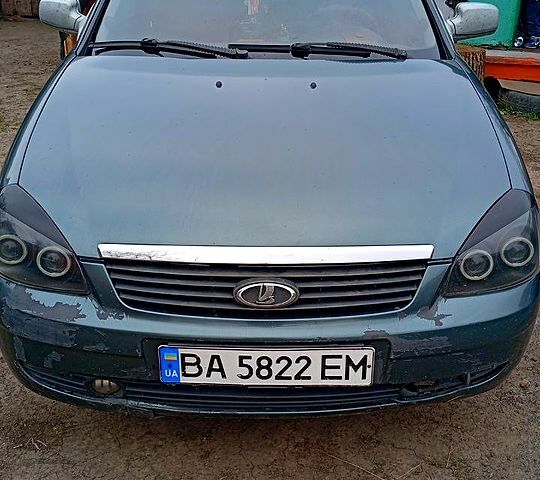 Зеленый ВАЗ Priora, объемом двигателя 1.6 л и пробегом 210 тыс. км за 2000 $, фото 1 на Automoto.ua