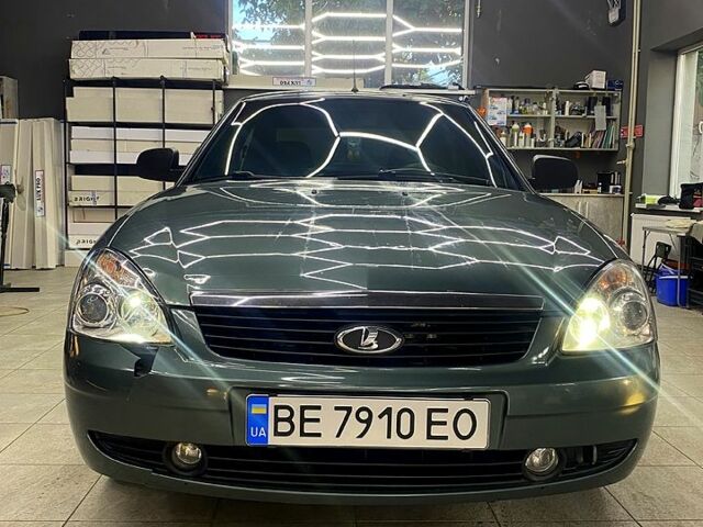 Зеленый ВАЗ Priora, объемом двигателя 1.6 л и пробегом 100 тыс. км за 3400 $, фото 1 на Automoto.ua