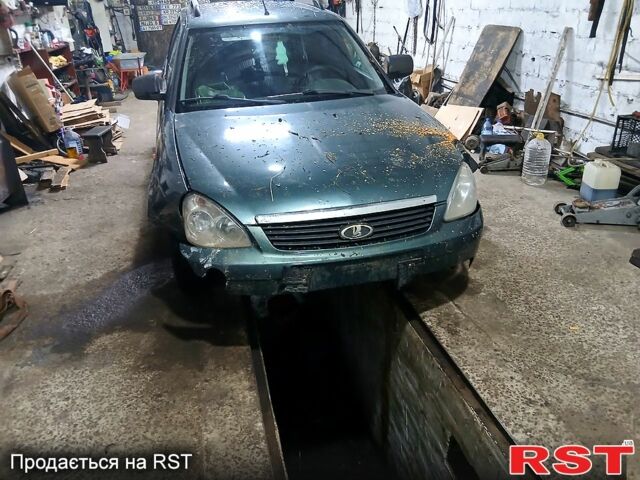 Зелений ВАЗ Priora, об'ємом двигуна 1.6 л та пробігом 324 тис. км за 1100 $, фото 1 на Automoto.ua