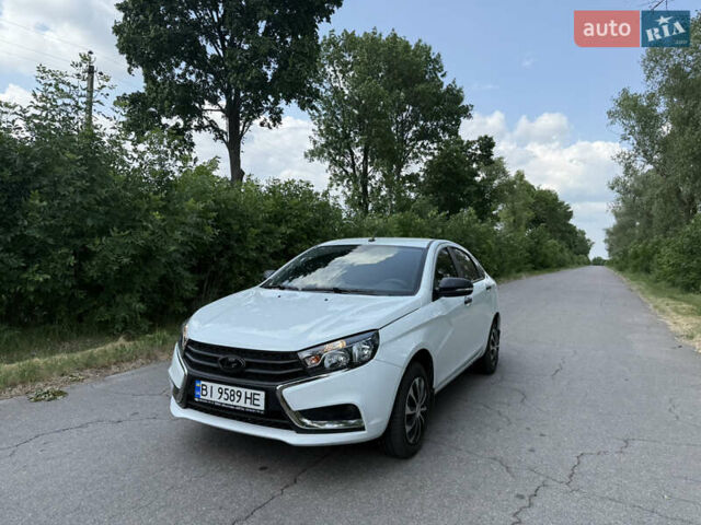 Білий ВАЗ Веста, об'ємом двигуна 1.6 л та пробігом 25 тис. км за 7900 $, фото 1 на Automoto.ua