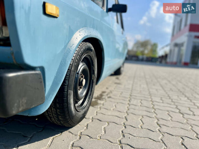 Синий ВАЗ Riva, объемом двигателя 1.3 л и пробегом 18 тыс. км за 750 $, фото 1 на Automoto.ua