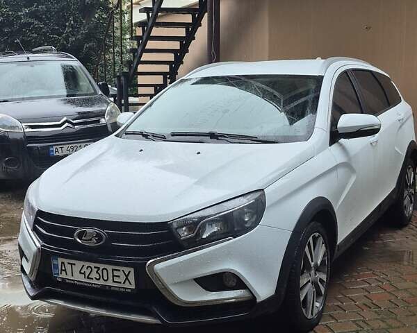 Белый ВАЗ Vesta Cross, объемом двигателя 1.8 л и пробегом 35 тыс. км за 7900 $, фото 1 на Automoto.ua