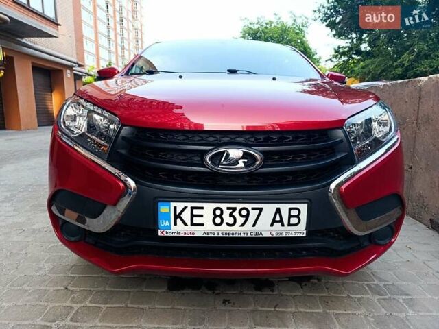Красный ВАЗ XRay, объемом двигателя 1.6 л и пробегом 40 тыс. км за 8500 $, фото 1 на Automoto.ua