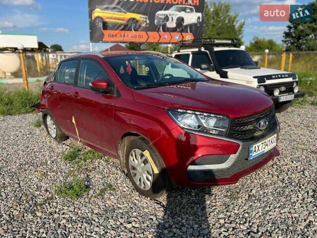 Красный ВАЗ XRay, объемом двигателя 1.6 л и пробегом 20 тыс. км за 2700 $, фото 1 на Automoto.ua
